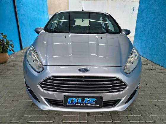 FORD FIESTA 1.6 SE HATCH 16V FLEX 4P POWERSHIFT FORD FIESTA 1.6 SE HATCH 16V FLEX 4P POWERSHIFT
